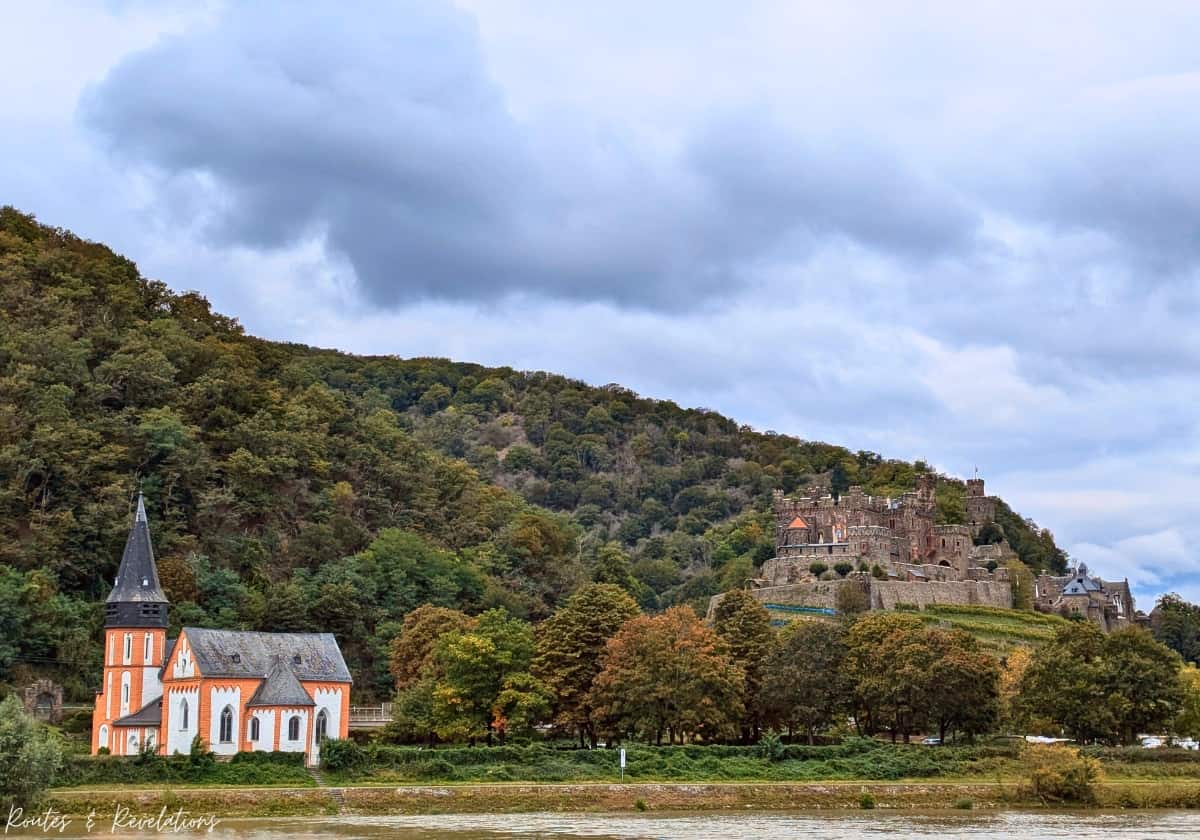 St. Clemens Chapel and Reichenstein Castle in Trechtingshausen St. Clemens Chapel and Reichenstein Castle in Trechtingshausen